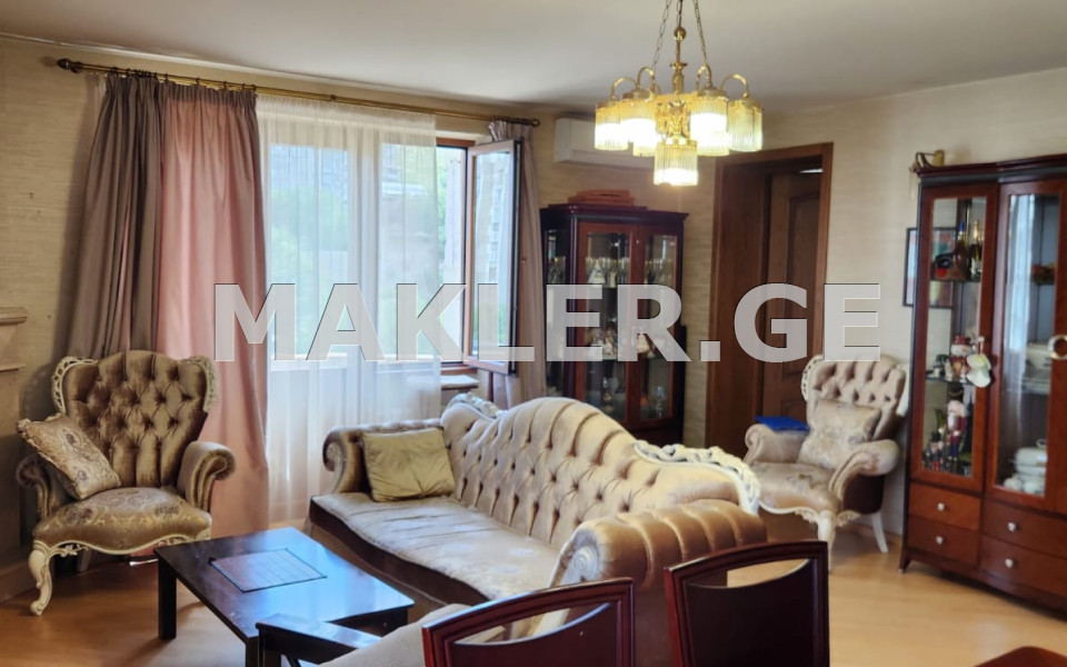  出售 6 room  公寓 in Vashlijvari dist.  in Godziashvili st. 