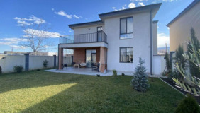 For Sale or For Rent 280 m² space Private House in Digomi 1