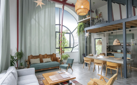  Продается 3 комнатная  Квартира в Ваке  на ул. Тактакишвили 