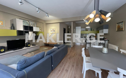  ქირავდება 3 ოთახიანი  ბინა ვაკეში  მცხეთის ქუჩაზე 