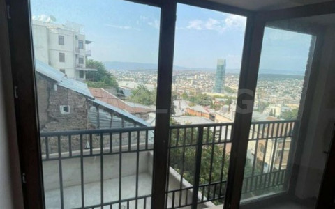  Сдаётся 5 комнатная  Квартира на Мтацминда  (Старый Тбилиси)  на ул. П.Какабадзе 