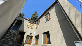 For Sale 400 m² space Private House in Chugureti dist.