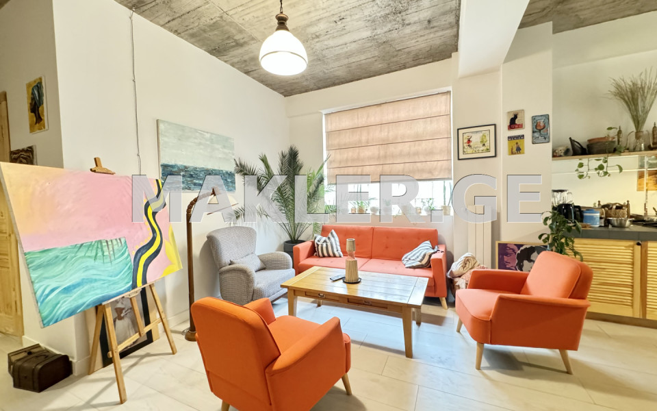  იყიდება 3 ოთახიანი  ბინა ვაკეში  ტ.ტაბიძის ქუჩაზე 