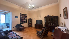 For Sale 4 room  Apartment in Mtatsminda dist. (Old Tbilisi)