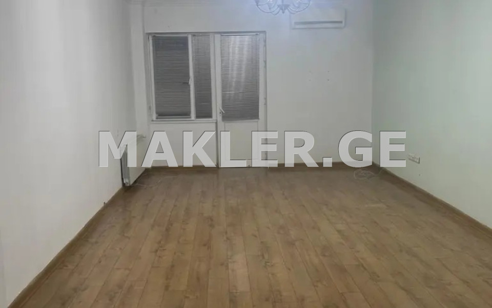  Сдаётся 3 комнатная  Квартира в Ваке  на ул. Палиашвили 