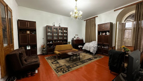 For Sale 3 room  Apartment in Mtatsminda dist. (Old Tbilisi)