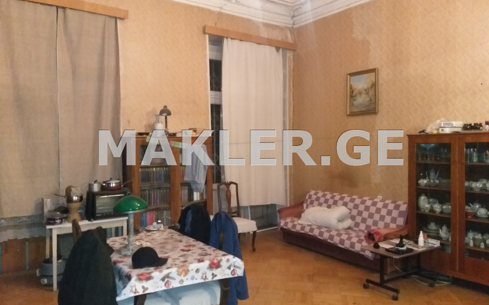  For Sale 4 room  Apartment in Chugureti dist.  in M. Tsinamdzgvrishvili st. 