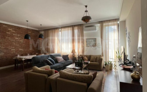  ქირავდება 4 ოთახიანი  ბინა ვაკეში  ყიფშიძის ქუჩაზე 