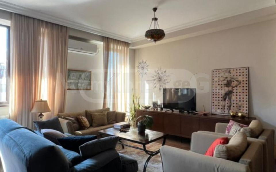  ქირავდება 4 ოთახიანი  ბინა ვაკეში  ყიფშიძის ქუჩაზე 