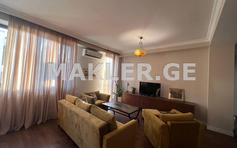  Сдаётся 4 комнатная  Квартира в Ваке  на ул. Кипшидзе 