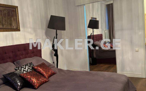  Сдаётся 4 комнатная  Квартира в Ваке  на ул. Кипшидзе 