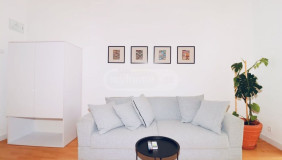 For Sale 2 room  Apartment in Mtatsminda dist. (Old Tbilisi)