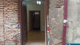 For Sale 1 room  Apartment in Sololaki dist. (Old Tbilisi)