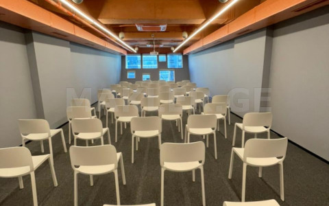  للإيجار 400 m² space مكاتب في منطقة فاكي  in I. Chavchavadze Ave. 