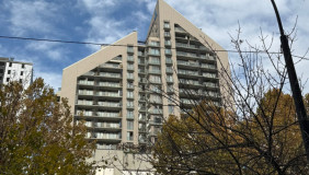 ქირავდება 2 ოთახიანი  ბინა ვაკეში