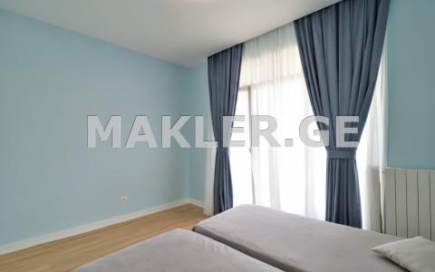  出售 4 room  公寓 萨布尔塔洛区  in Ana Politkovskaya st. 