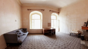Продается 7 комнатная  Квартира в Сололаки (Старый Тбилиси)