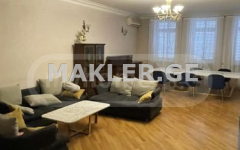  ქირავდება 5 ოთახიანი  ბინა მთაწმინდაზე (ძველ თბილისში)  ალ. ჭავჭავაძის ქუჩაზე 