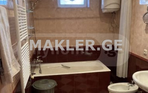  ქირავდება 5 ოთახიანი  ბინა მთაწმინდაზე (ძველ თბილისში)  ალ. ჭავჭავაძის ქუჩაზე 