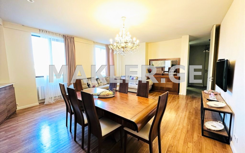  ქირავდება 5 ოთახიანი  ბინა ვერაზე  კოტე მახარაძის ქუჩაზე 