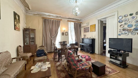For Sale 6 room  Apartment in Chugureti dist.