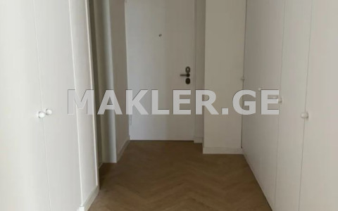  ქირავდება 3 ოთახიანი  ბინა ვაკეში  მცხეთის ქუჩაზე 