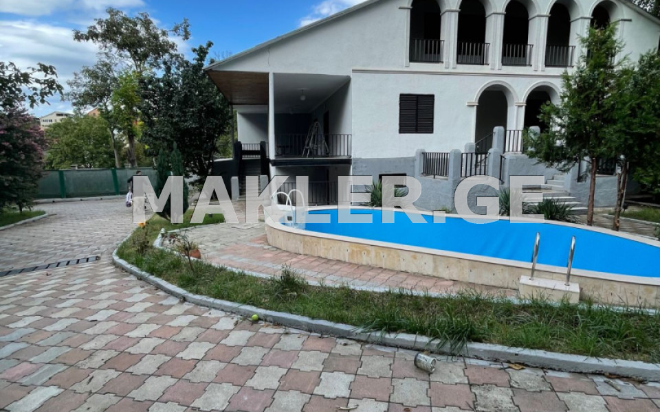  For Sale 450 m² space Private House in Tskneti dist.
