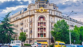 Продается 5 комнатная  Квартира на Мтацминда  (Старый Тбилиси)