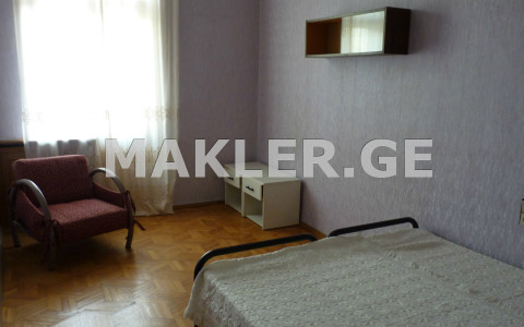  للبيع 6 room  الشقة في منطقة تشوغوريتي  in Ninoshvili st. 
