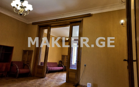  للبيع 6 room  الشقة في منطقة تشوغوريتي  in Ninoshvili st. 