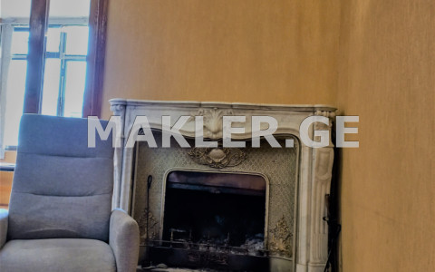  للبيع 6 room  الشقة في منطقة تشوغوريتي  in Ninoshvili st. 
