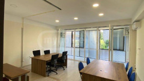 Satılık 100 m²  Büro & Ofis in Saburtalo dist.