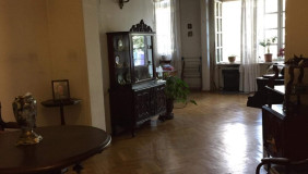 Продается 3 комнатная  Квартира в Сабуртало