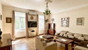 For Sale 5 room  Apartment in Vake dist.