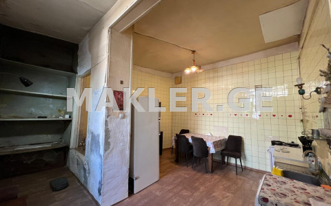  Satılık 4 room  Daire in Sololaki dist. (Old Tbilisi)  in Amagleba st. 