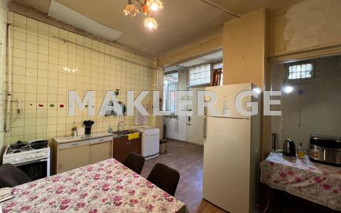  Satılık 4 room  Daire in Sololaki dist. (Old Tbilisi)  in Amagleba st. 