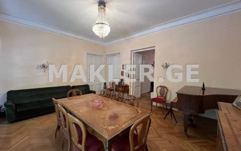  Satılık 4 room  Daire in Sololaki dist. (Old Tbilisi)  in Amagleba st. 