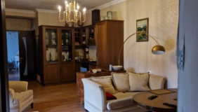 Продается 3 комнатная  Квартира на Мтацминда  (Старый Тбилиси)