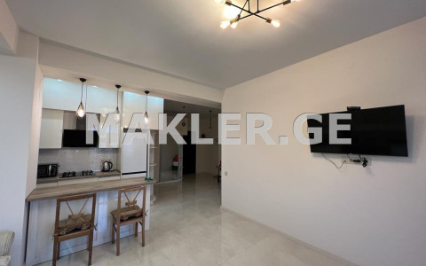  ქირავდება 2 ოთახიანი  ბინა საბურთალოზე  სააკაძის მოედანზე 