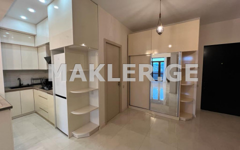  ქირავდება 2 ოთახიანი  ბინა საბურთალოზე  სააკაძის მოედანზე 