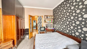 For Sale 2 room  Apartment in Mtatsminda dist. (Old Tbilisi)