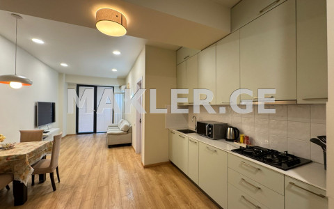  იყიდება 2 ოთახიანი  ბინა ვაკეში  ყიფშიძის ქუჩაზე 