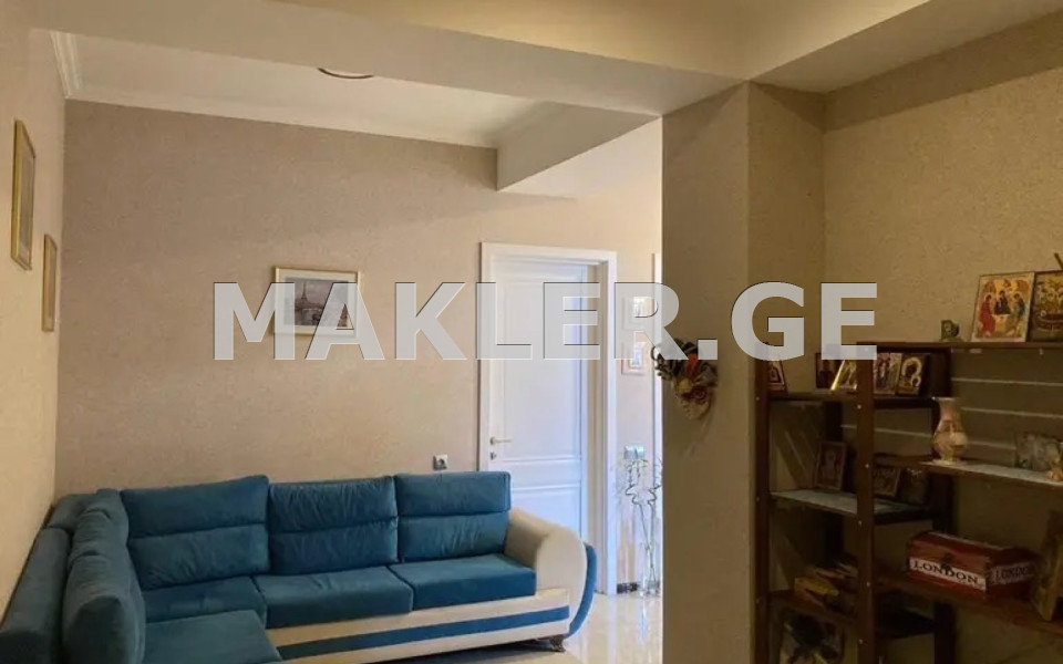  ქირავდება 3 ოთახიანი  ბინა ვეძისში  ისაკაძის ქუჩაზე 