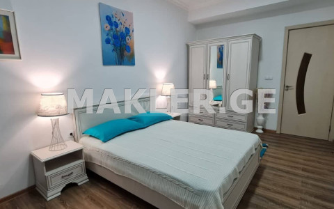  ქირავდება 4 ოთახიანი  ბინა საბურთალოზე  კოსტავას ქუჩაზე 