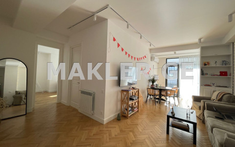  Сдаётся 3 комнатная  Квартира в Ваке  на ул. Шроша 