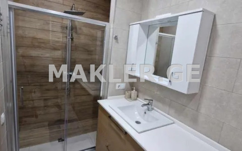  ქირავდება 3 ოთახიანი  ბინა საბურთალოზე  დელისის ქუჩაზე 