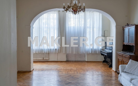  Satılık 200 m²  Villa in Vake dist.  in Abasheli st 