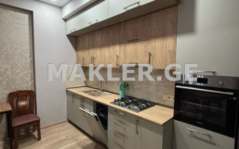  出租 3 room  公寓 萨布尔塔洛区  in Kavtaradze st. 