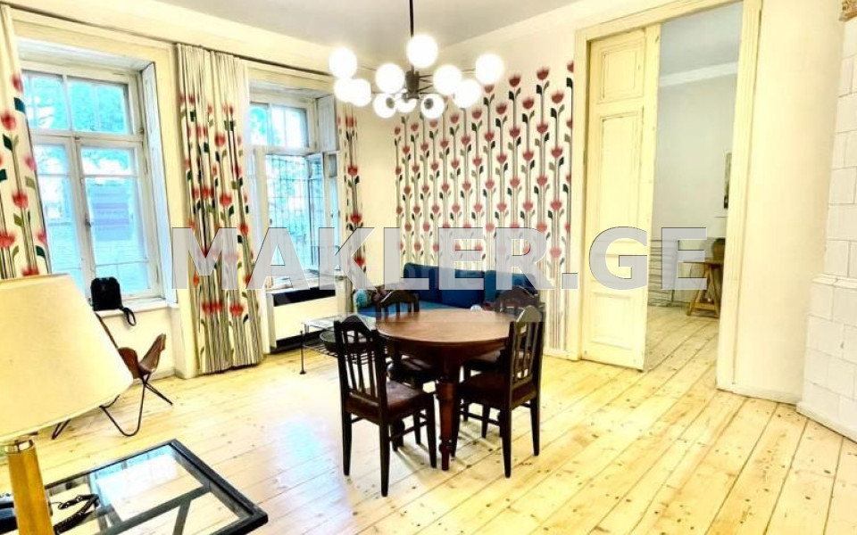  იყიდება 3 ოთახიანი  ბინა ვერაზე  პეტრიაშვილის ქუჩაზე 