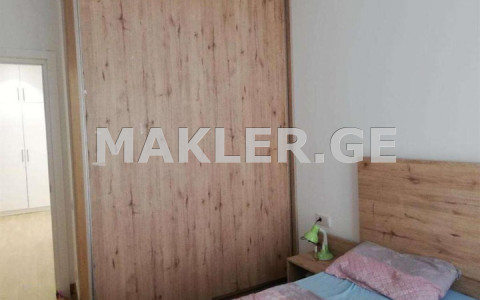  Сдаётся 3 комнатная  Квартира в Ваке  на ул. Палиашвили 